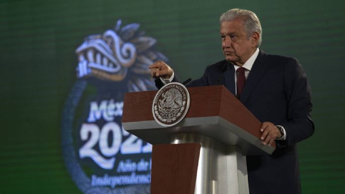 Sectores de la clase media quisieran que regresaran los corruptos; es una especie de masoquismo: AMLO