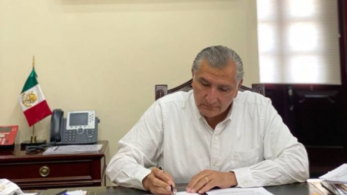 Adán Augusto López plantea reducir los diputados plurinominales en Tabasco