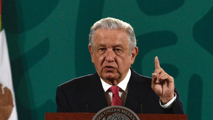 AMLO contradice a la SEP: carta responsiva no es obligatoria "fue una decisión de abajo"