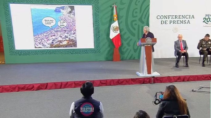 En tono de burla, AMLO critica a quienes rechazan el regreso a las aulas mientras vacacionan en la playa