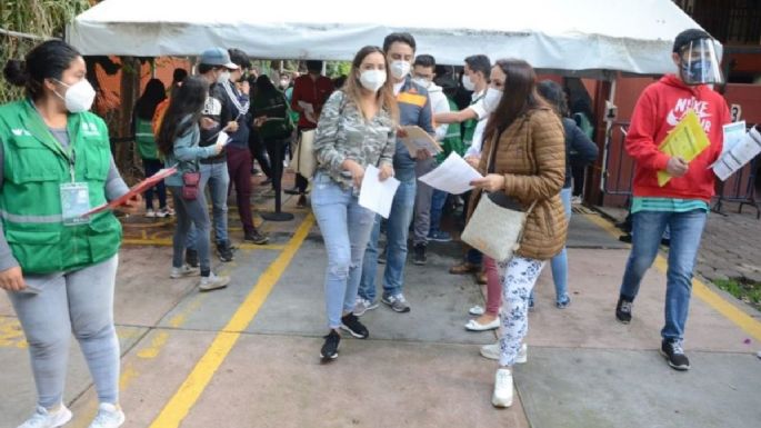 Sheinbaum llama al orden tras alta demanda de vacunas en Xochimilco