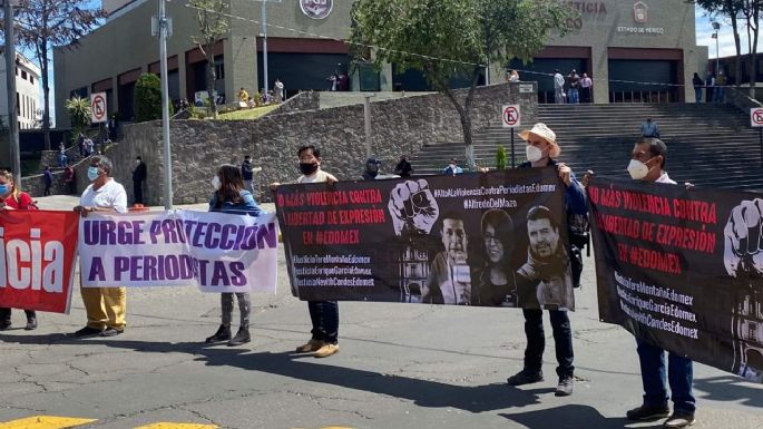 Marchan periodistas en Edomex para exigir un alto a las agresiones contra el gremio