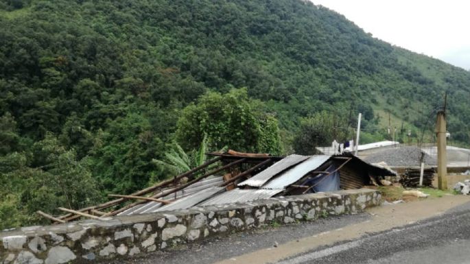 Gobierno de Puebla pide declarar desastre natural en 64 municipios por huracán Grace