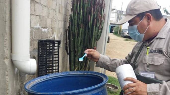 Gobierno de Oaxaca admite el uso de insecticidas caducados en campaña contra el dengue