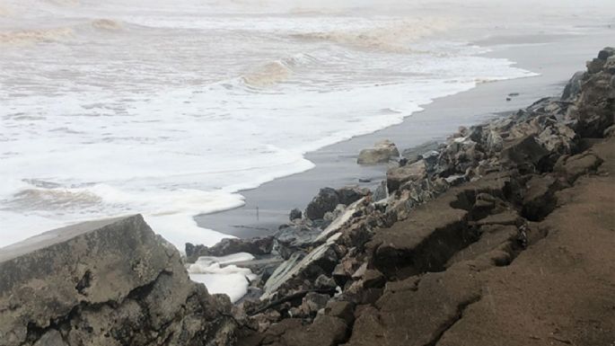 Huracán “Nora” causa daños y desborda el río Chuquiapan en Michoacán