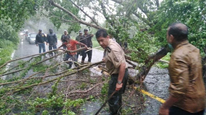 “Nora” toca tierra en Jalisco; está a 49 km de Puerto Vallarta