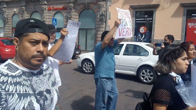 "Causan muerte", protestan contra vacunas covid-19 en Querétaro