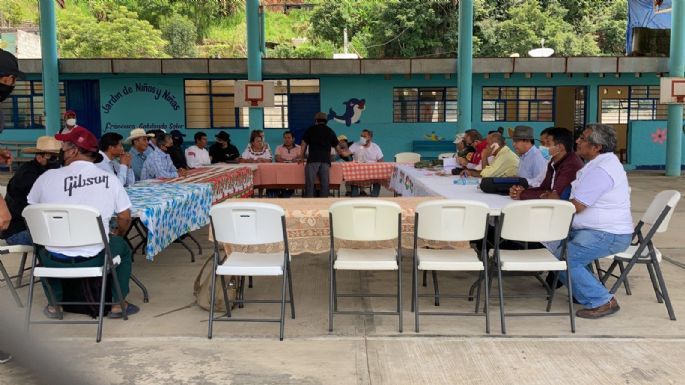 Habitantes y autoridades inician mesa de diálogo en Pantelhó