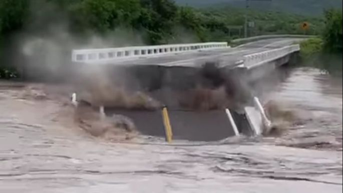 Remanentes de "Nora" pegan a Sinaloa; hay 2 ríos desbordados