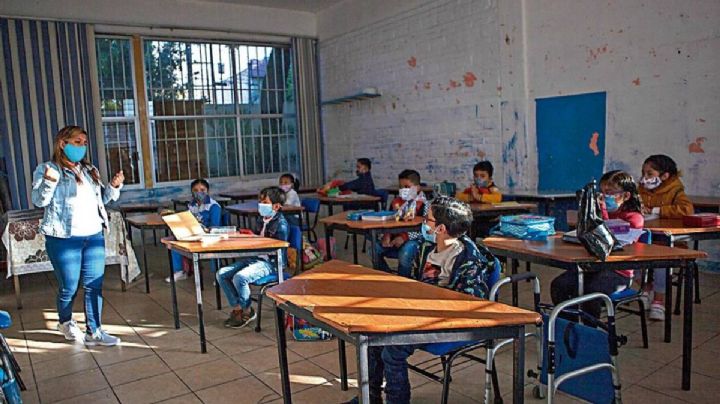 Delfina Gómez reconoce difícil regreso a clases; hay reducción de 42.8% de asistencia en aulas
