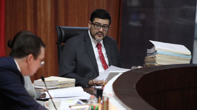 Magistrado del TEPJF propone revocar medidas contra mañanera de AMLO
