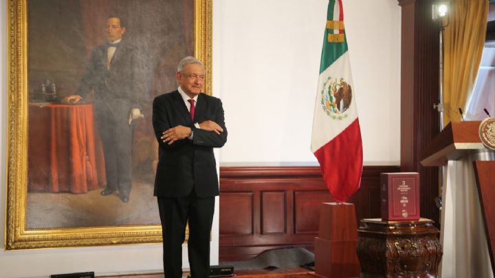 AMLO presume récord de remesas como logro de la 4T y le llueven críticas