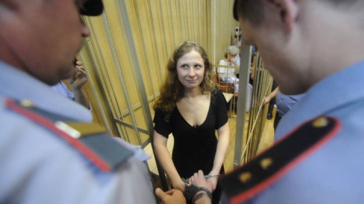 Condenada a un año de libertad restringida una de las Pussy Riot por violar las medidas contra el coronavirus