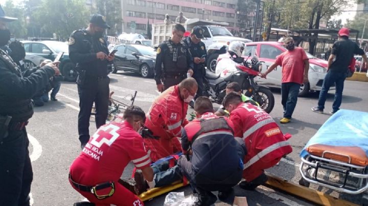Ciclista resulta herido de gravedad tras chocar contra un motociclista
