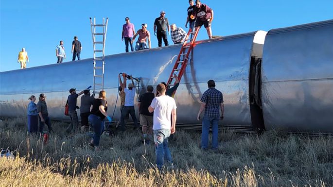 Mueren tres pasajeros de un tren que descarriló en Estados Unidos