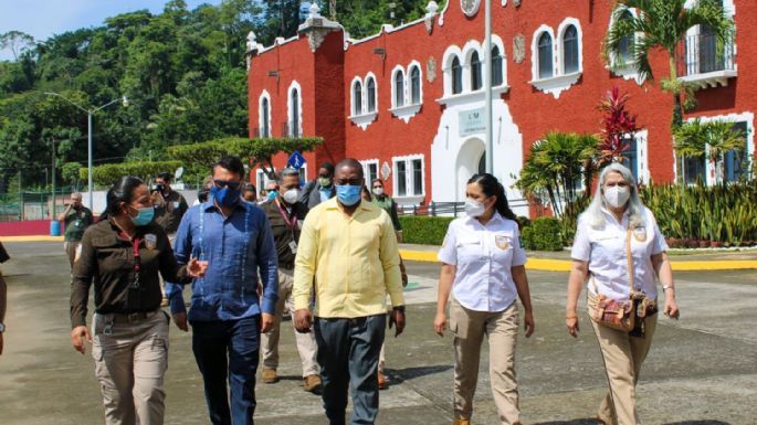 Funcionarios de Haití recorren sedes migratorias en Chiapas y Tabasco