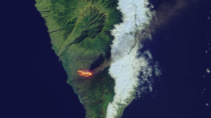 La lava marca hasta el espacio la superficie de La Palma