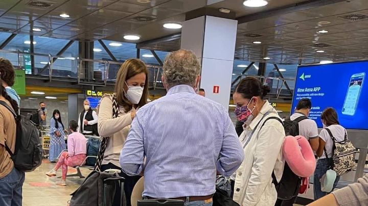 Margarita Zavala y Felipe Calderón son captados en España para encuentro de católicos
