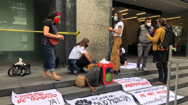 Protestan investigadores de Conacyt para exigir derechos laborales