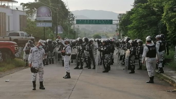 Guardia Nacional disuelve caravana migrante en Huixtla, Chiapas