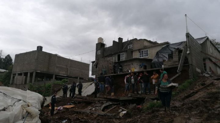 Familia muere sepultada por deslave en Villa Guerrero, Edomex (Video)
