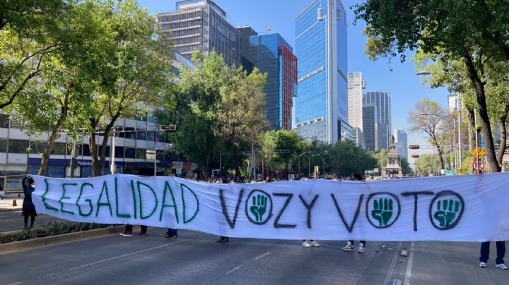 Alumnos realizan plantón pacífico en el Senado para resolver conflicto en el CIDE