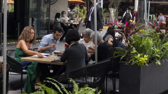 Obligarán a restaurantes y terrazas del Zócalo a exhibir sus precios en la entrada