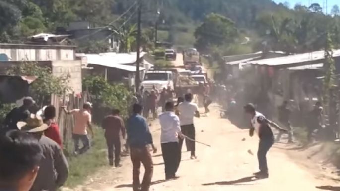 Organización armada retiene a 40 personas en Altamirano, Chiapas