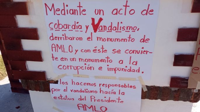 Seguidores de AMLO protestan por el derribo de su estatua en Atlacomulco