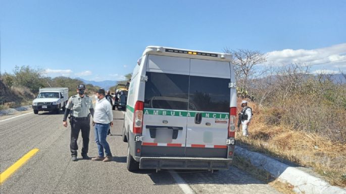 Migración rescata a 28 migrantes nicaragüenses que eran trasladados en ambulancia pirata en Oaxaca