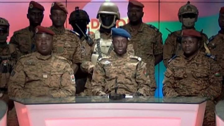 El Ejército de Burkina Faso culmina el golpe de Estado con la destitución de Kaboré