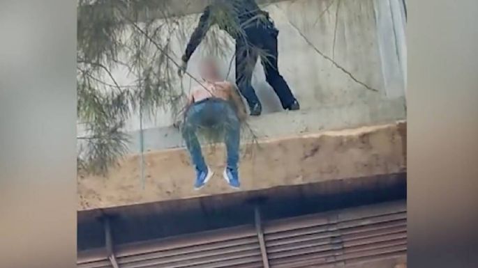 Policía de CDMX salva la vida de un joven que quería suicidarse (Video)