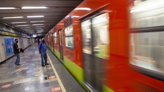 Una niña murió en los brazos de su madre en el Metro Zapata; FGJCDMX investiga el caso