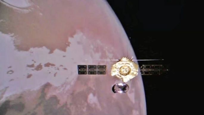 China publica nuevas imágenes de su orbitador y rover en Marte