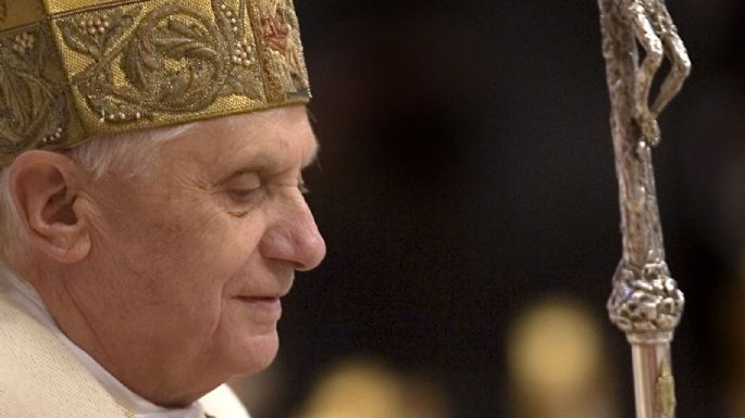 Carta de Benedicto XVI es la de un "anciano desvalido" que pide "sinceramente perdón": Vaticano