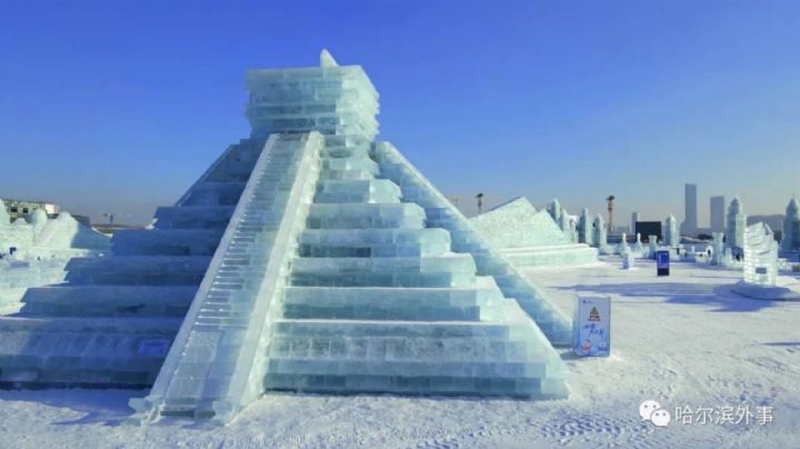China exhibe en festival de hielo una réplica de la pirámide de Kukulcán