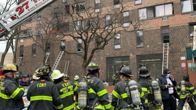 Incendio en edificio de viviendas en el Bronx deja 19 muertos, entre ellos nueve niños (Video)