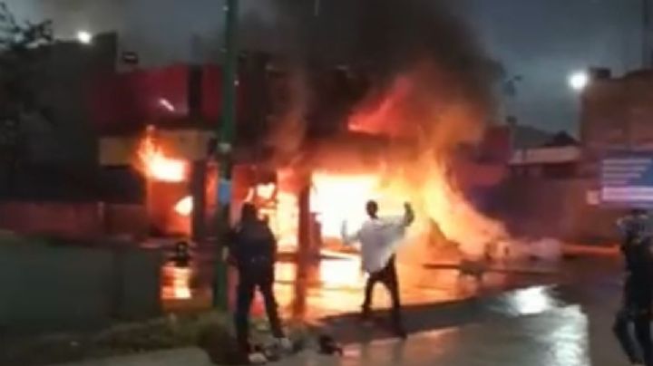 Incendian un Oxxo en León; una empleada habría resultado quemada (Video)