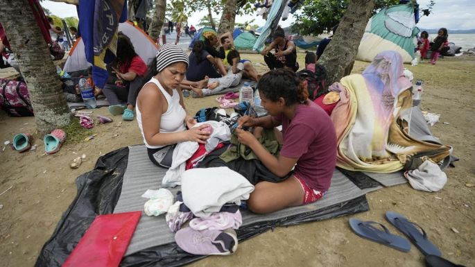 “Miles no, son cientos” de venezolanos devueltos por EU a México cada día, aclara Ebrard
