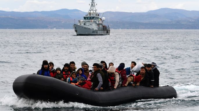 Guardia costera griega rescata a casi 80 migrantes en el Mar Egeo