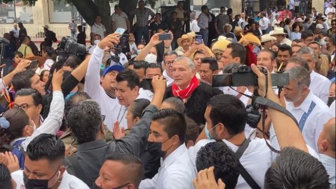 Adán Augusto López pasa del cabildeo sobre la GN a verbena popular en Chiapas (Video)