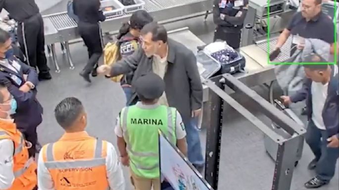 Fernández Noroña denuncia "grave agresión" en el aeropuerto… y el AICM lo desmiente con video