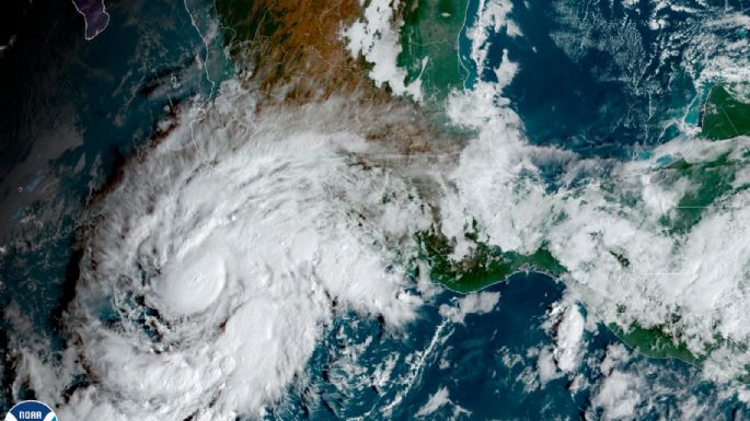 “Roslyn” crece a huracán categoría 3; ponen en alerta a Jalisco y Nayarit