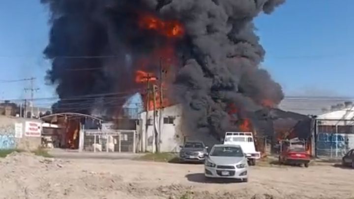 Se incendia una fábrica de químicos en Tlaquepaque (Video)