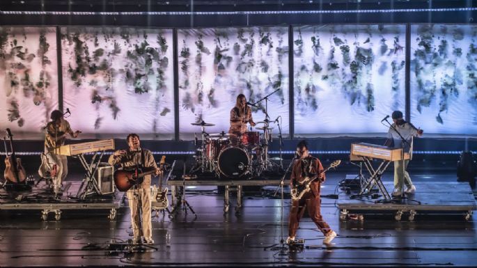 Metronomy conquistó el Pepsi Center con un show de electropop