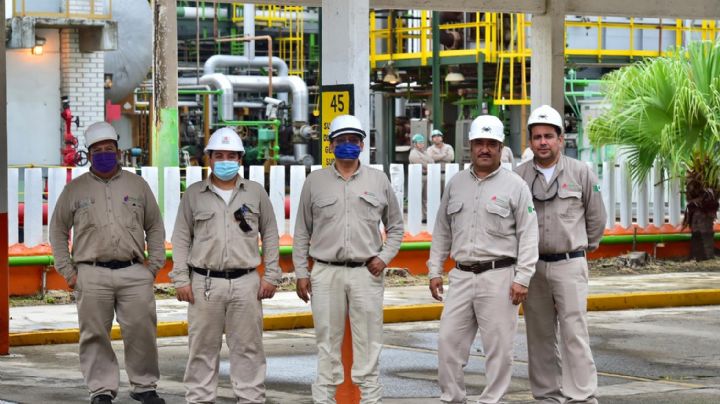 AMLO presume producción de refinería Madero: "está procesando 105 mil barriles diarios de petróleo"