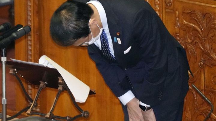 Ministro japonés renuncia tras declaración sobre pena capital