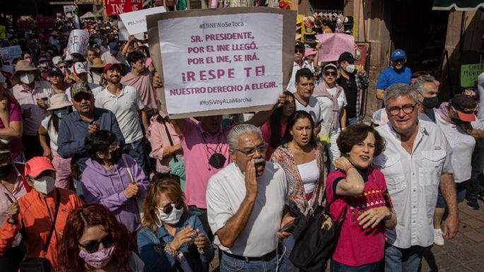 “¡El INE no se toca!”: Políticos del PRI, PAN, PRD y Denise Dresser gritan en Querétaro