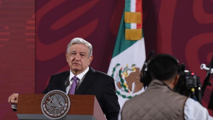 "Creo que me excedí” con el cálculo de los asistentes a la marcha por el INE, dice AMLO