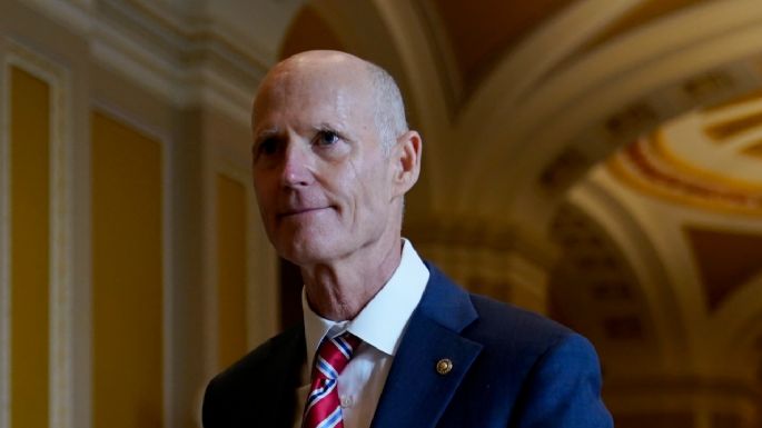 El senador Rick Scott desafía a Mitch McConnell por el liderazgo republicano en el Senado de EU